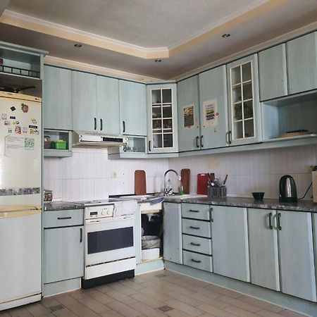 Хостел Оболонь Kiev Esterno foto