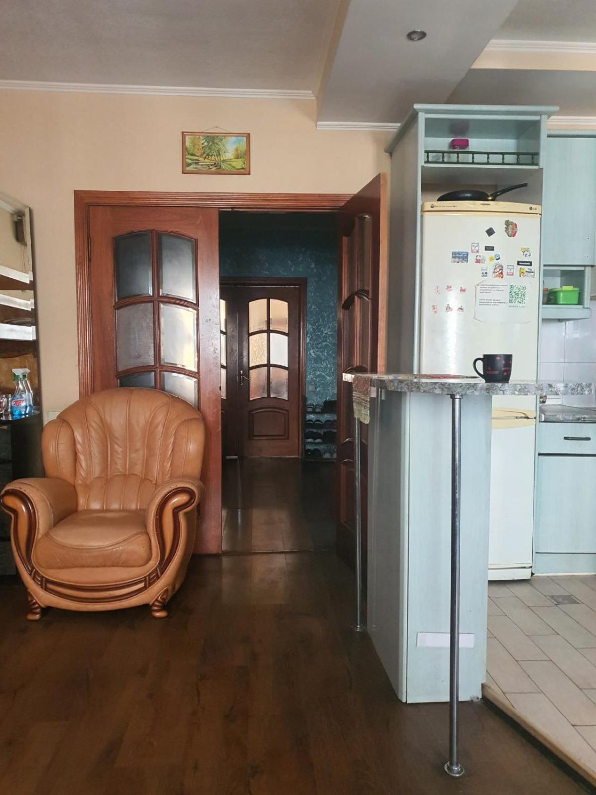 Хостел Оболонь Kiev Esterno foto